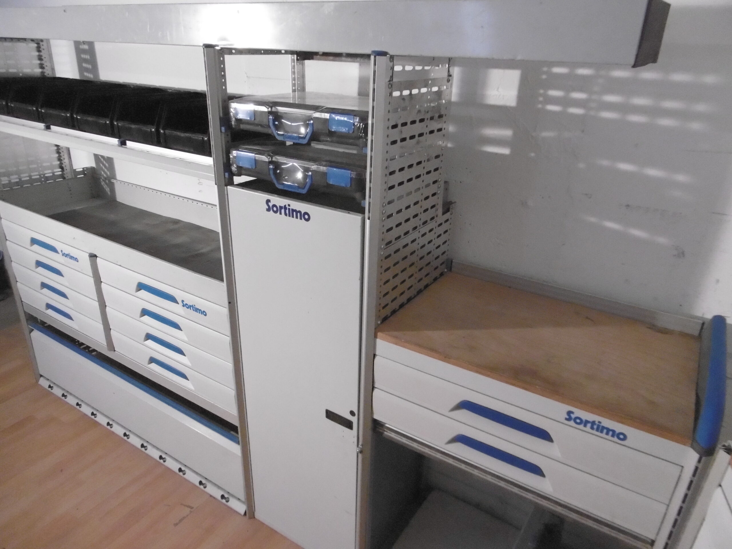 FES BERLIN gebrauchte SORTIMO Fahrzeugeinrichtung GLOBELYST Regal Crafter Iveco Sprinter – Bild 6