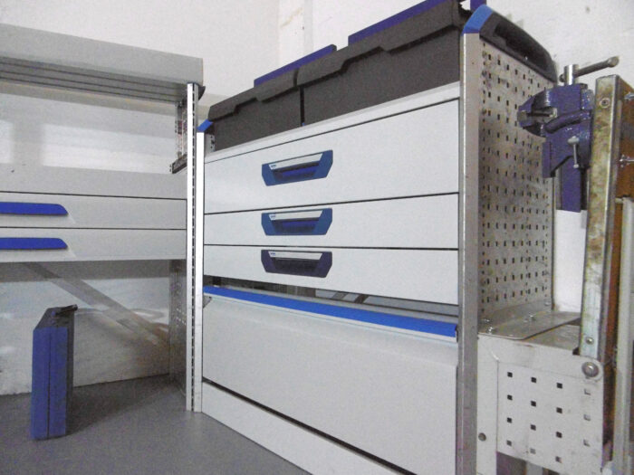 FES GmbH gebrauchte SORTIMO Fahrzeugeinrichtung Werkbank Regal Vito T6 Custom u.ä. Transporter T-Boxx Berlin - Image 7