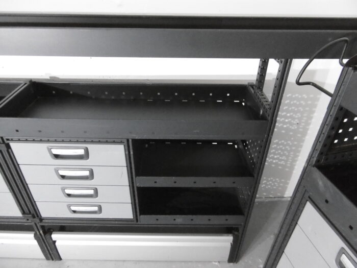 FES GmbH gebrauchte MODUL SYSTEM Fahrzeugeinrichtung Regal T6 Vito Trafic Custom Transporter Schraubstock KFZ Berlin - Image 4