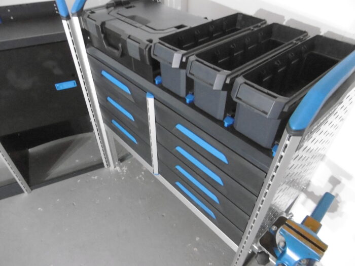 FES GmbH SORTIMO gebrauchte Fahrzeugeinrichtung Van Regal T6 Custom Trafic Vito Regalsystem Schraubstock VW Transporter Berlin – Bild 9