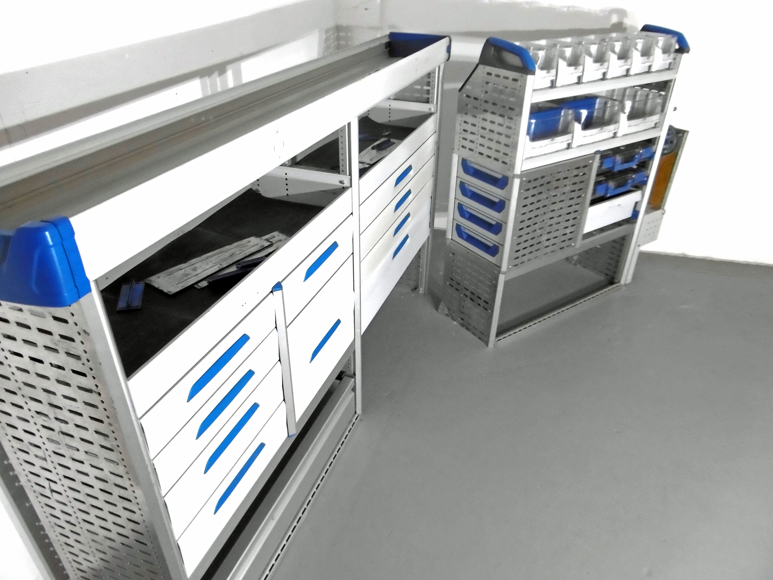 FES GmbH SORTIMO Fahrzeugeinrichtung gebraucht Van Regal Werkbank Regal Trafic T6 Custom Sprinter Transporter Regalsystem – Bild 2