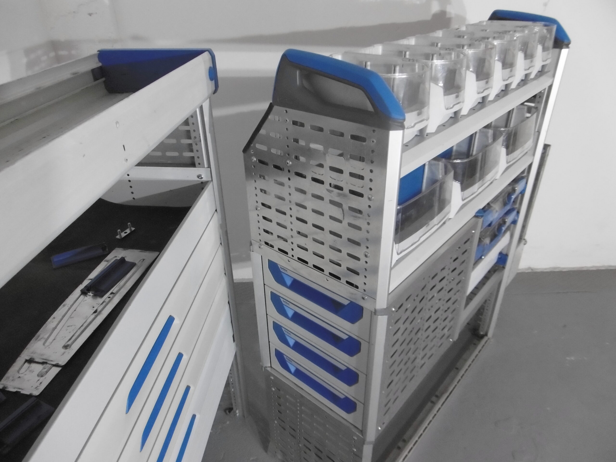 FES GmbH SORTIMO Fahrzeugeinrichtung gebraucht Van Regal Werkbank Regal Trafic T6 Custom Sprinter Transporter Regalsystem – Bild 10