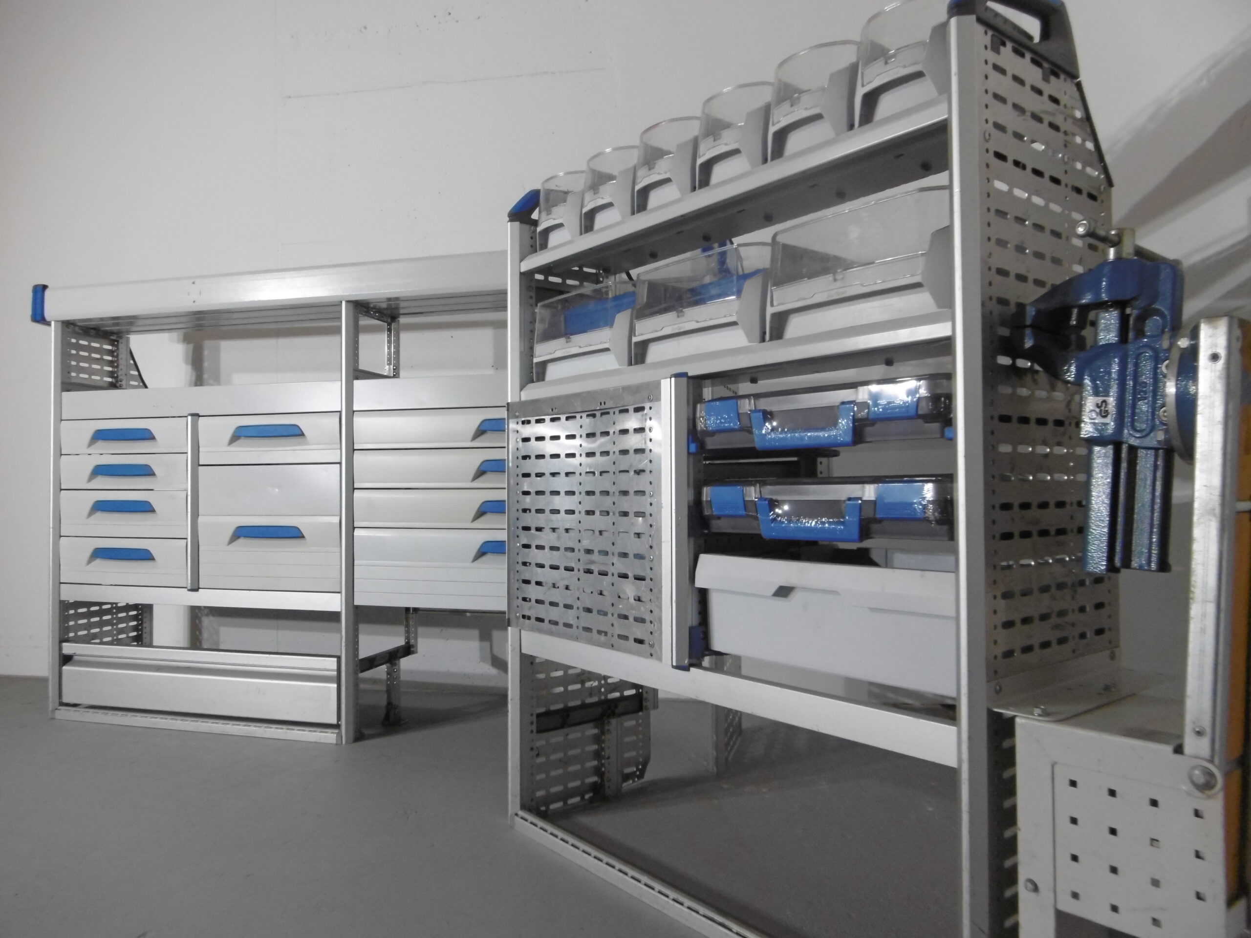 FES GmbH SORTIMO Fahrzeugeinrichtung gebraucht Van Regal Werkbank Regal Trafic T6 Custom Sprinter Transporter Regalsystem – Bild 15